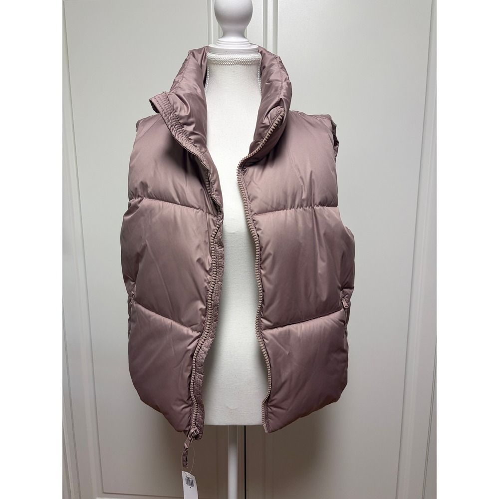 Old Navy Womens Go-Recycled Puffer Vest Mauve Pink Small 752070-00-1 NWT